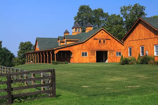 Amish Pole Barn Construction in Alloway, NJ - Rossbrook Construction Brown pole barn.